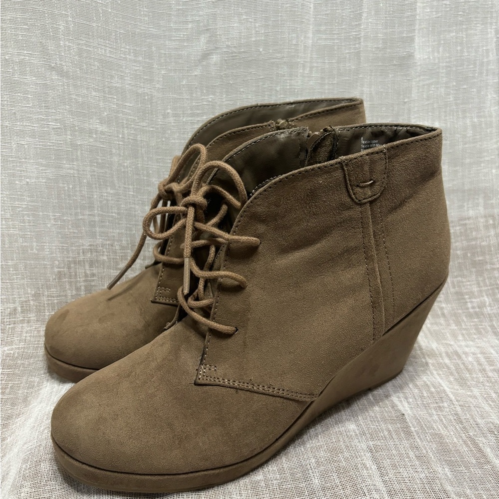 Merona Women's Brown Lace-Up Wedge Ankle Boots SZ 8